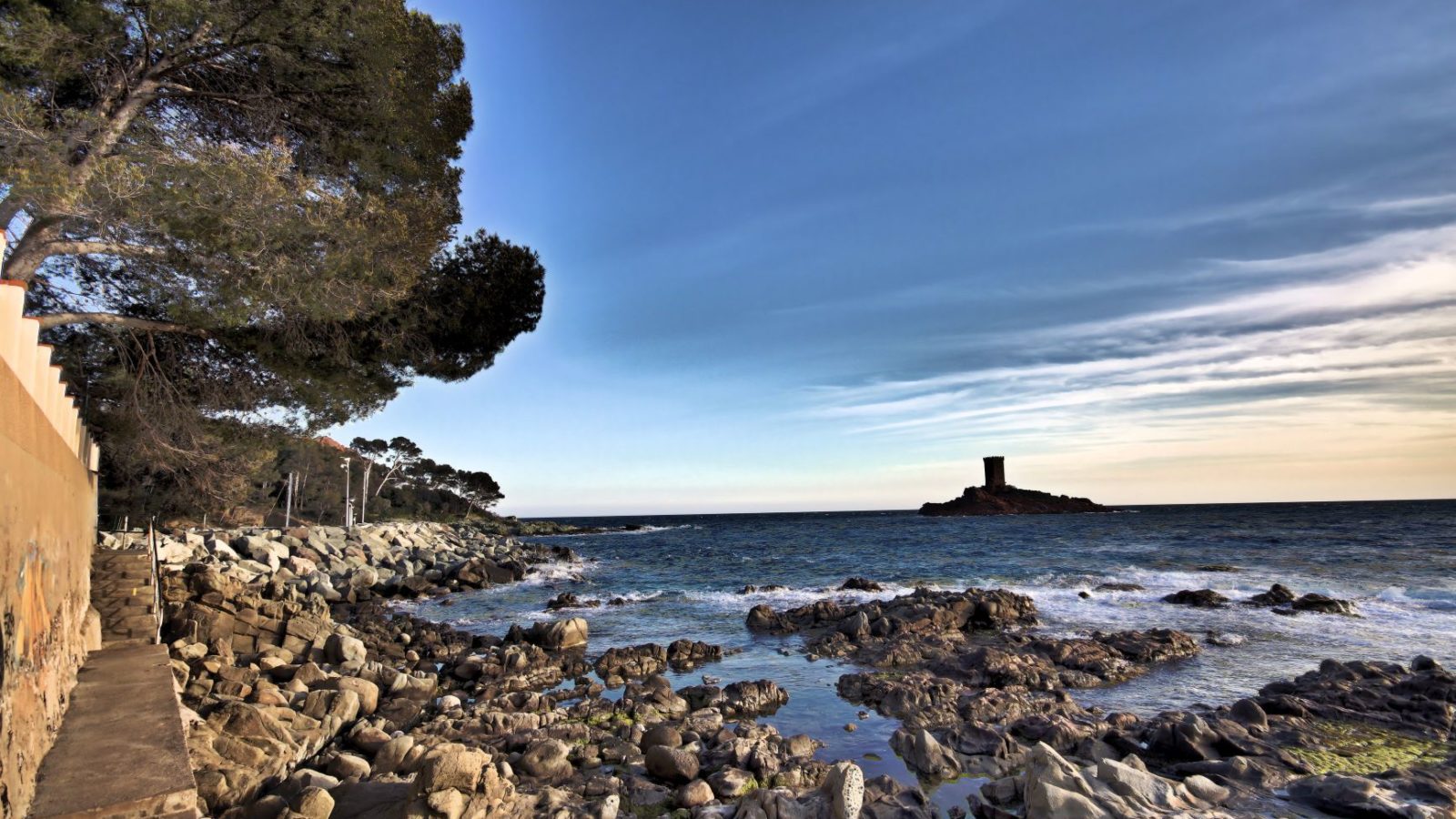 Saint-Raphaël, station balnéaire animée